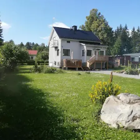 Viihtyisae Leposoppi Hyvaellae Sijainnilla Jaerven Laeheisyydessae Homestay