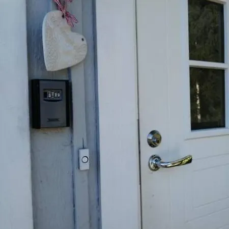 Viihtyisae Leposoppi Hyvaellae Sijainnilla Jaerven Laeheisyydessae Privat bolig *