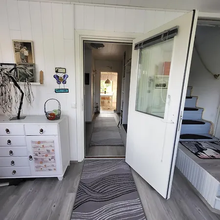 Viihtyisae Leposoppi Hyvaellae Sijainnilla Jaerven Laeheisyydessae Homestay Nokia