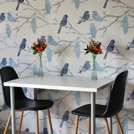 Viihtyisae Leposoppi Hyvaellae Sijainnilla Jaerven Laeheisyydessae Δωμάτια σε οικογενειακή κατοικία Nokia