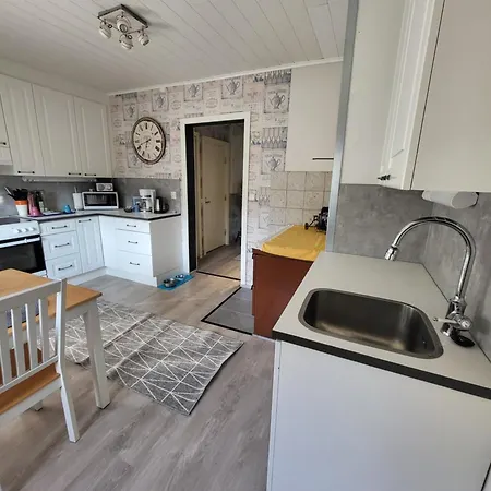 Viihtyisae Leposoppi Hyvaellae Sijainnilla Jaerven Laeheisyydessae Privat bolig *