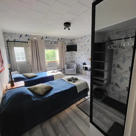 Viihtyisae Leposoppi Hyvaellae Sijainnilla Jaerven Laeheisyydessae Quarto em Acomodações Particulares *