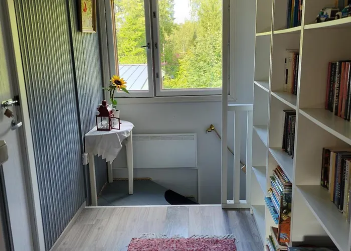 Viihtyisä Leposoppi Hyvällä Sijainnilla Järven Läheisyydessä *