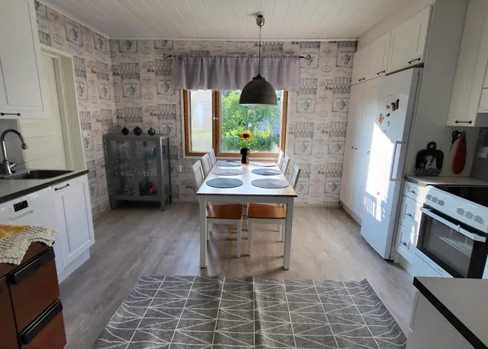 Quarto em Acomodações Particulares Viihtyisae Leposoppi Hyvaellae Sijainnilla Jaerven Laeheisyydessae Nokia